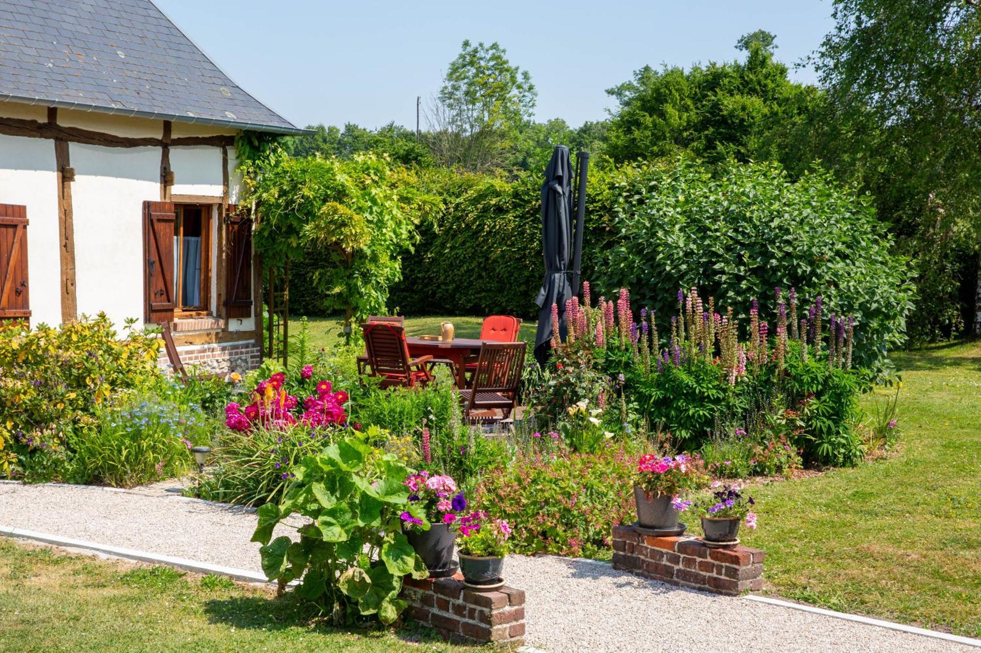 Montroty L'Etape Normande Bed & Breakfast エクステリア 写真